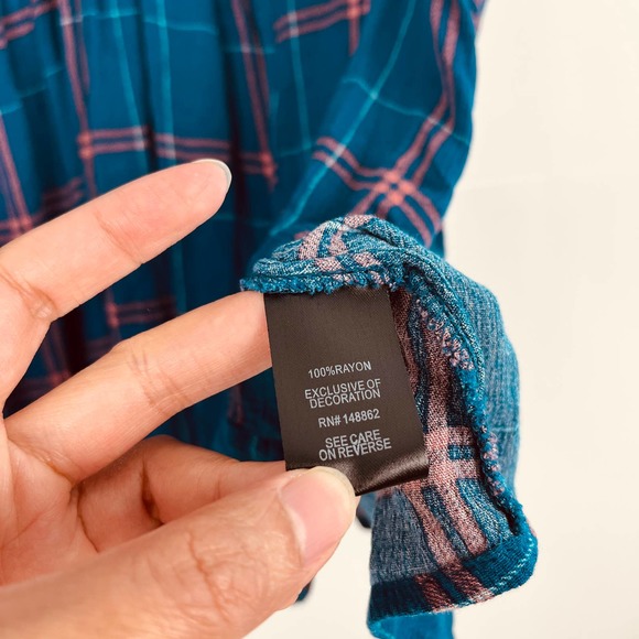 Torrid Women 3X Blue Plaid V-Neck Blouse Lightweight Eyelet Ribbon Flowy Hem - Picture 7 of 8